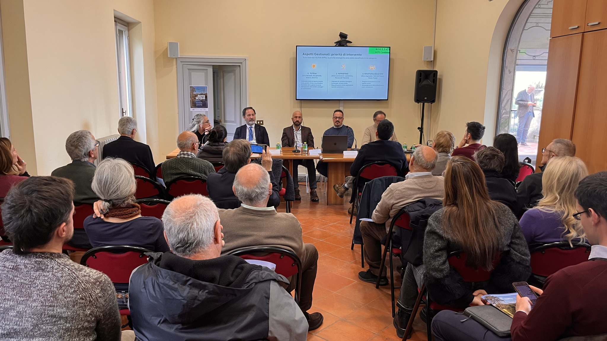 Workshop-Tra Terra e Acqua-romanatura-15-gennaio-2026-presidente-romanatura-marco-visconti-apre-i-lavori